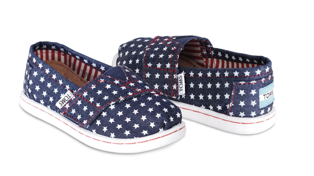lindsaystartoomey_kinds_toms_american_shoes_footwearLINDSAYSTAR_FOOTWEAR_TOOMEY_DESIGNER_TOMS_SHOES_MODEL_COMFORTSHOES_FASHION_AMERICAN_SLIPPER_KICKS_USA_STAR_STRIPES